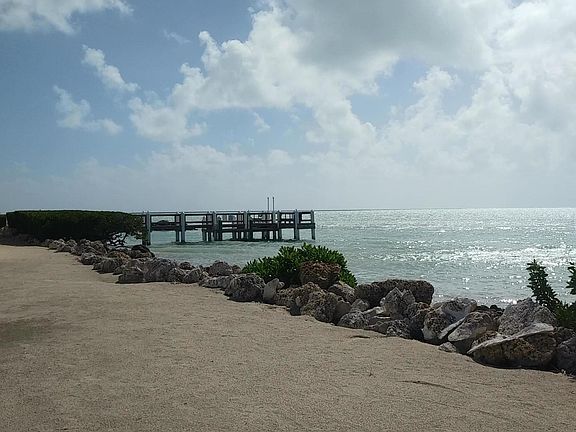 4th image of 1133 W Ocean Dr #8