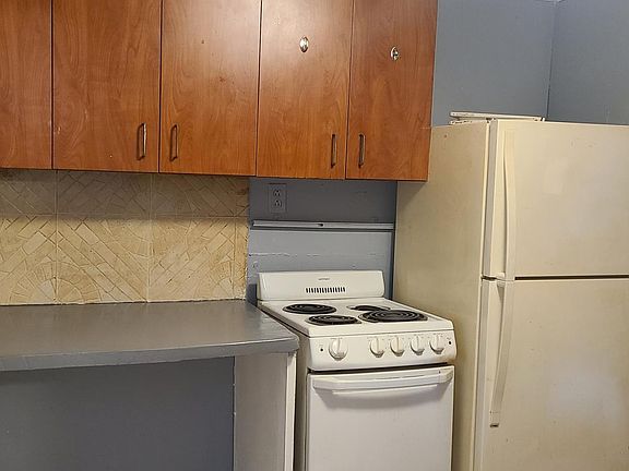 4th image of 3681 50th Ave N #3