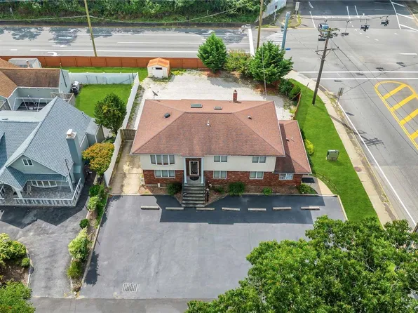86 Atlanta Street, Bay Shore, NY 11706