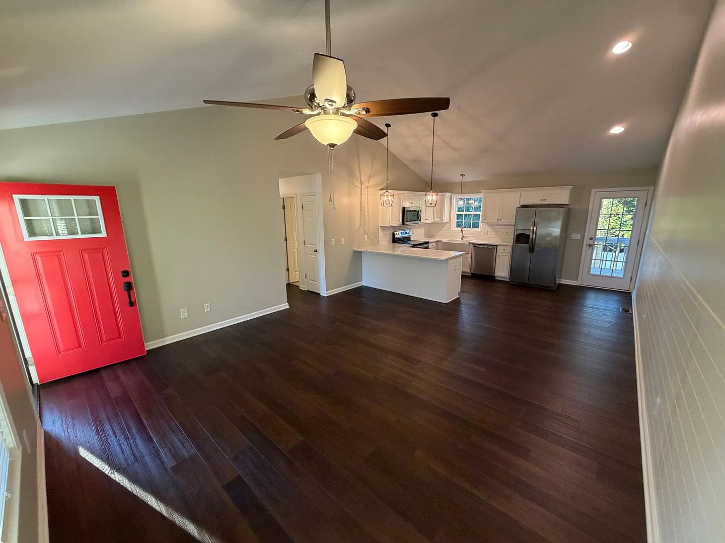 Amazing custom 3 bedroom 2 bath rental home in Gibsonville,NC — Photo 3