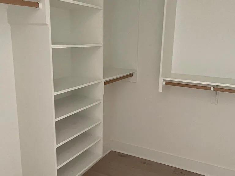844 N American St — Photo 11