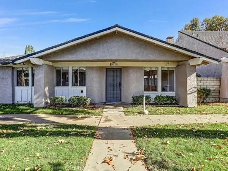 11430 Benton St — Photo 1