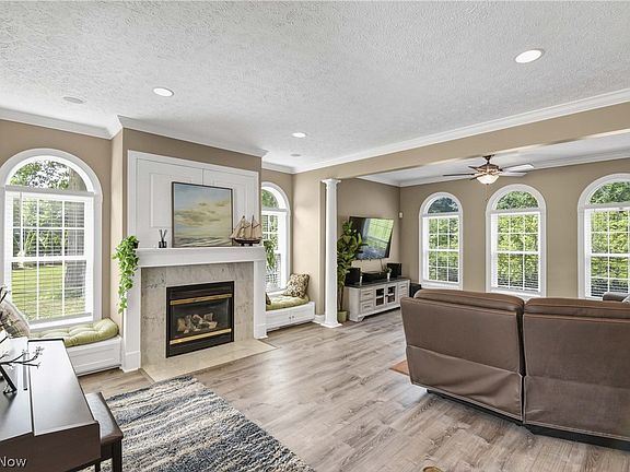 5th image of 31470 Hilliard Blvd