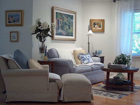 Master suite seating area