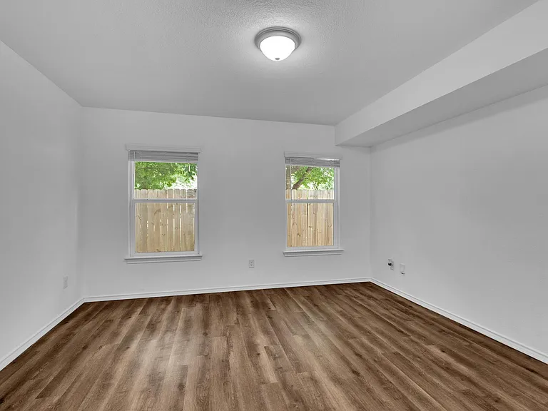350 Debus Dr #117A — Photo 9