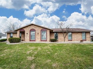 521 Chipplegate Dr, Dayton, OH 45459