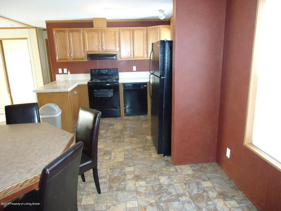 2nd image of 100 E 3rd St