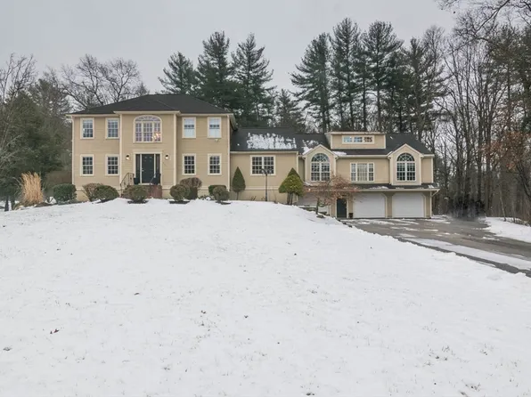 311 Captain Nathaniel Dr, Hanson, MA 02341