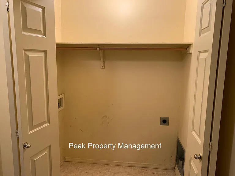 106 Hunter Ct #101 — Photo 12