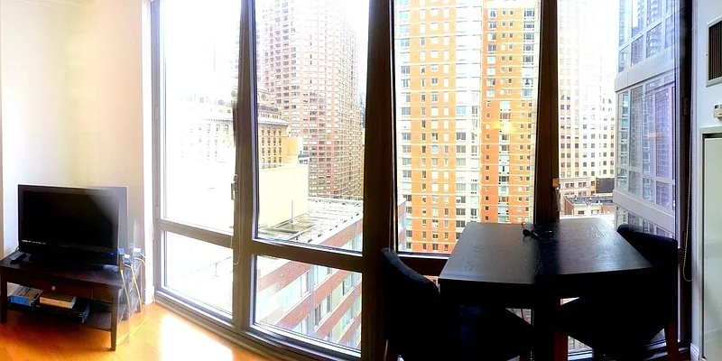 Rented by Manhattan Boutique Real Estate | media 42