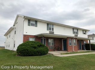 18 Fetzer Ct APT 3, Bloomington, IL 61704