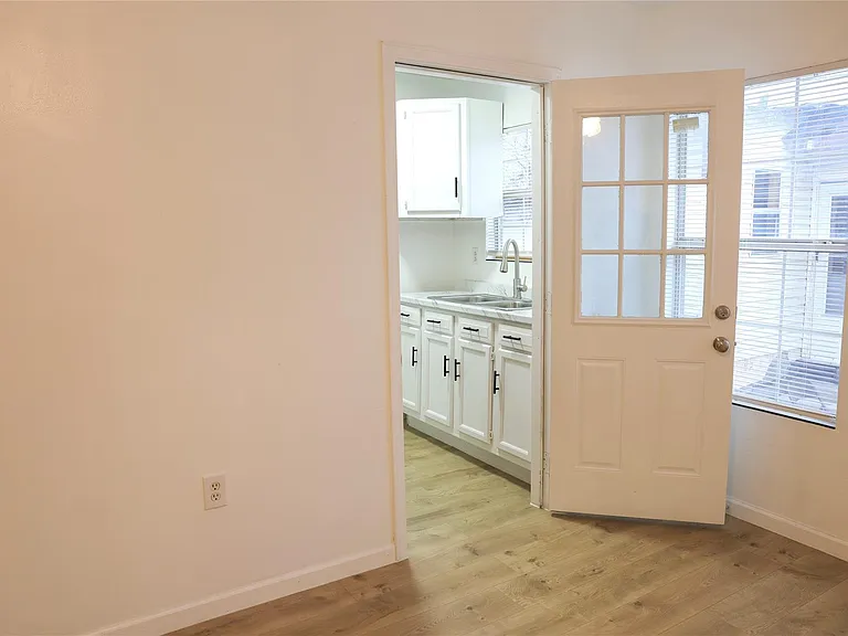 10 Jenkins St — Photo 18