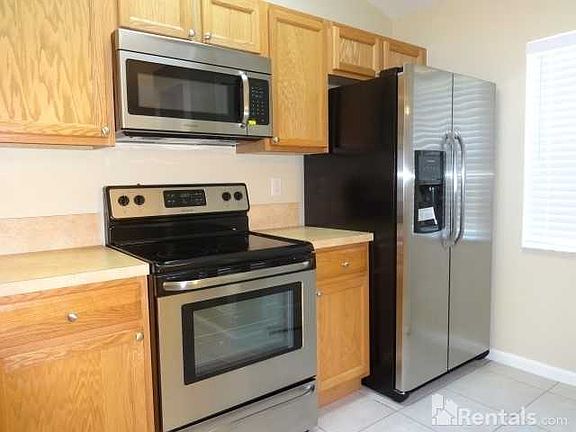 5th image of 2514 SE Richmond St