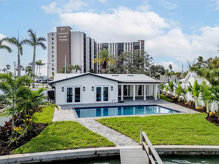 10350 Paradise Blvd — Photo 38