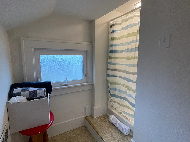 320 Wilson Ave — Photo 34