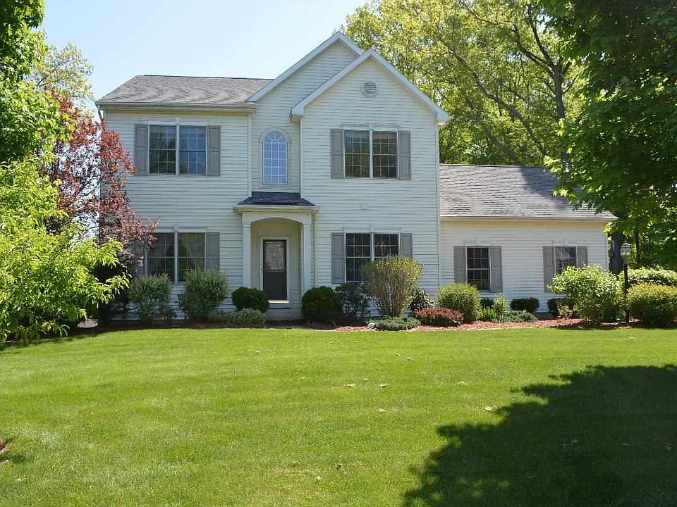 1st image of 7 Brittany Oaks
