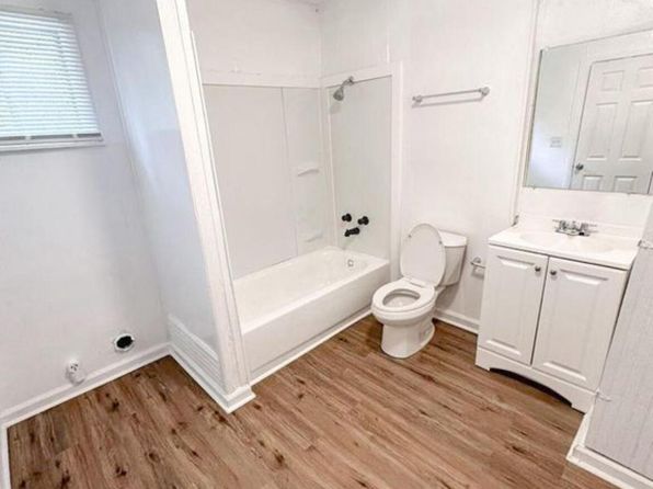 jackson-mississippi-2053015318 picture