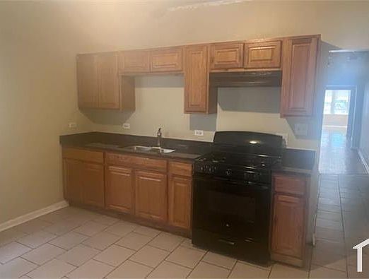 1st image of 6937 S Paxton Ave Floor 1