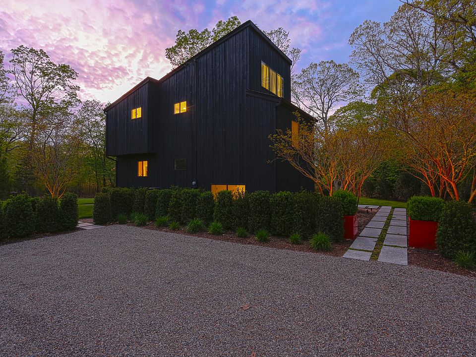 1st image of 6 Havens Ln