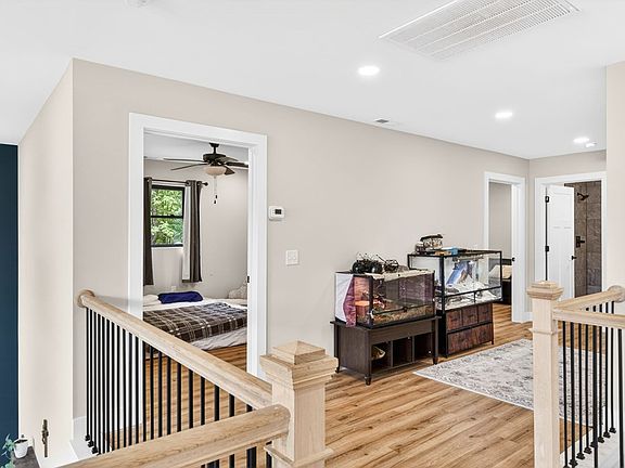 29th image of 831 I.b. Maynard St