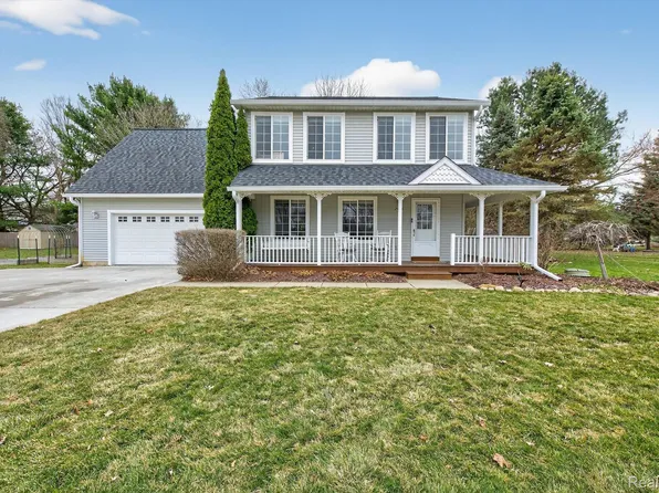 2454 Calvin Ct, Pinckney, MI 48169