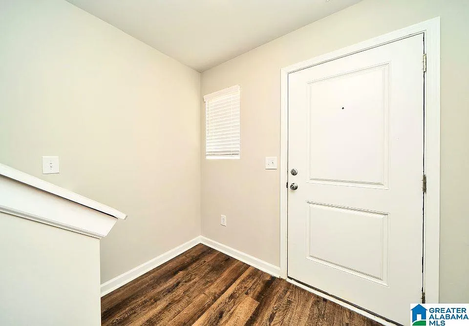 3 bed, 2.5 bath, 1484 sqft, $1,400 — Photo 4