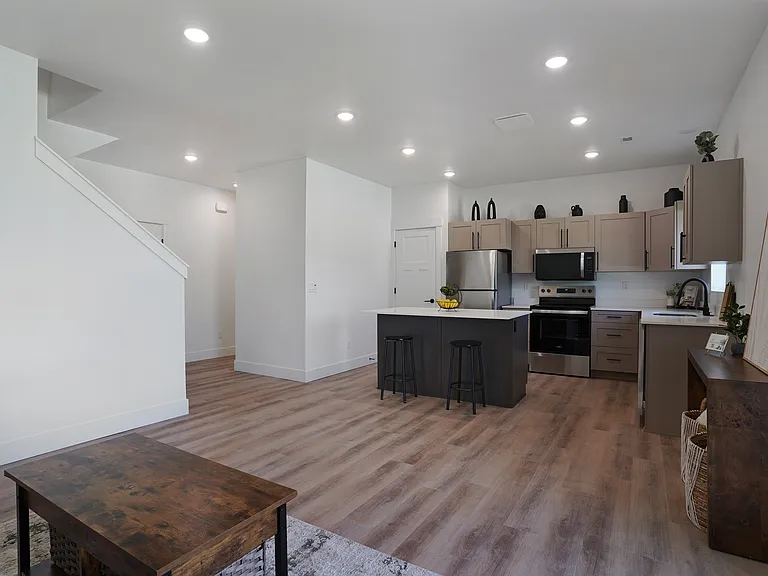 Valo At Bellin Townhomes — Photo 11