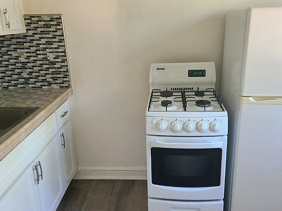 4th image of 1055 N La Jolla Ave APT 8