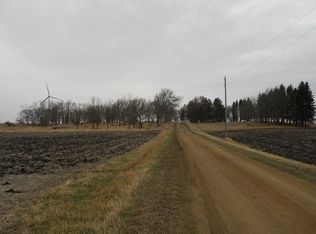 48425 810th St, Lakefield, MN 56150