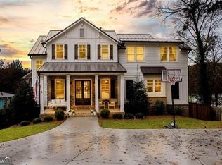 124 Cardinal Dr, Roswell, GA 30075