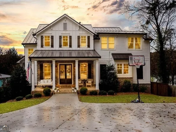 124 Cardinal Dr, Roswell, GA 30075