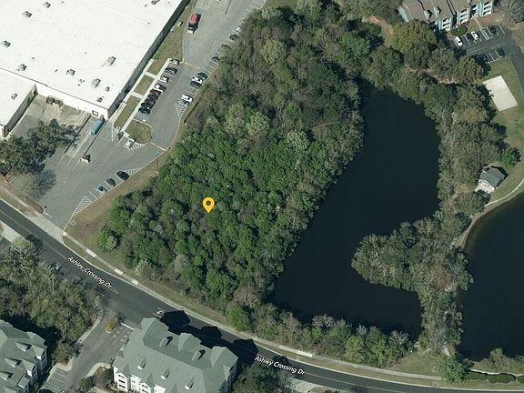 5th image of 2241 Ashley Crossing Dr