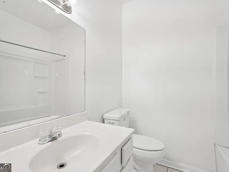 2596 Bates St SE — Photo 33