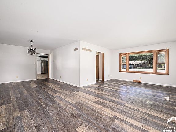 5th image of 116 Linden Cir