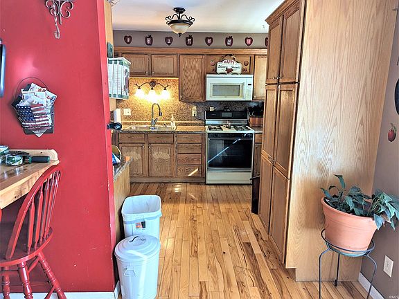 5th image of 3058 Portsmouth Dr E