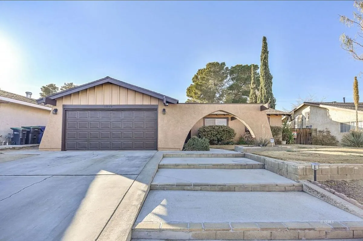 4 bed, 2.0 bath, 1485 sqft, $1,950 — Photo 1