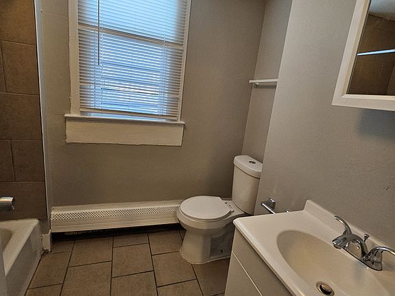 3rd image of 857 Whalley Ave #1A