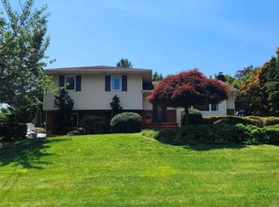 6 Paula St, East Northport, NY