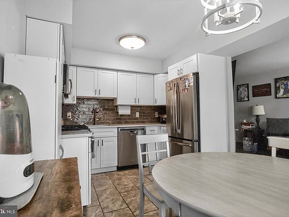 4th image of 6414 Hilltop Dr #68
