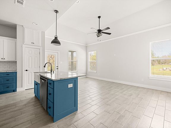 2nd image of 409 Cleveland Rd #409