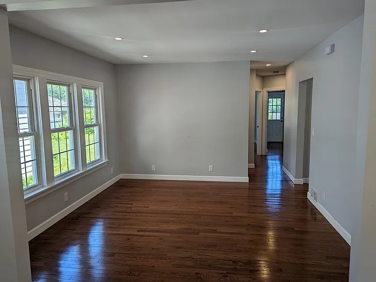 96 Delham Ave #LOWER — Photo 5