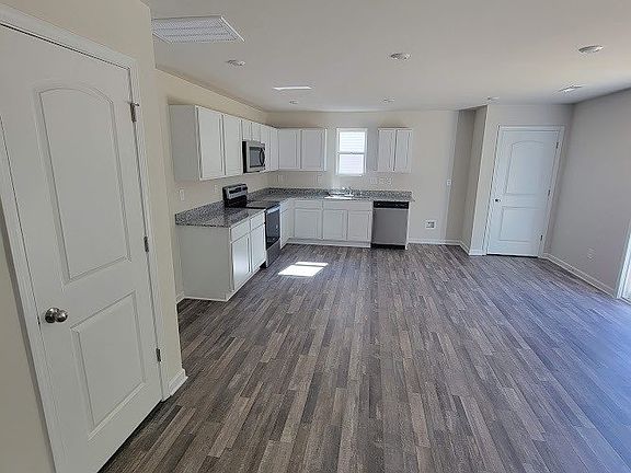 5th image of 2428 Cranberry Way