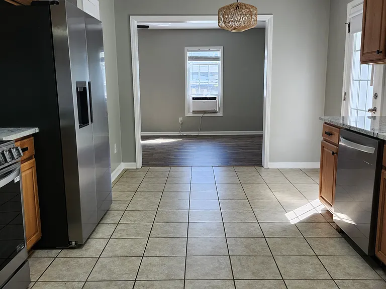 43 Derby Ln — Photo 8