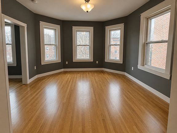2nd image of 956 Cambridge St #3