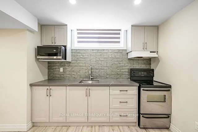 1 Devineridge Ave — Photo 5