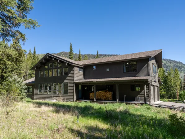 1475 N Old Trail Dr, Wilson, WY 83014