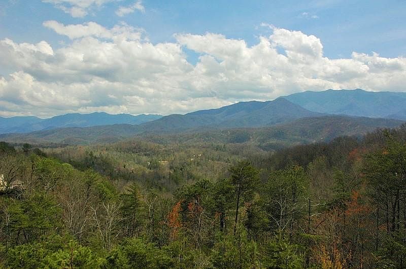 1st image of Mountain Dr