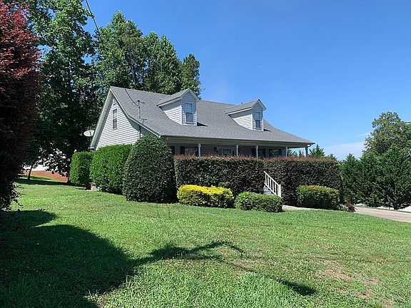 2nd image of 217 Vineyard Dr