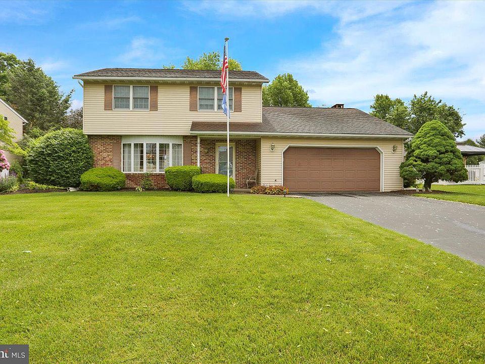 1st image of 7 Salem Cir
