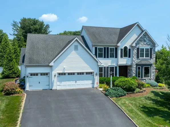 709 Landmark Cir, Lancaster, PA 17603